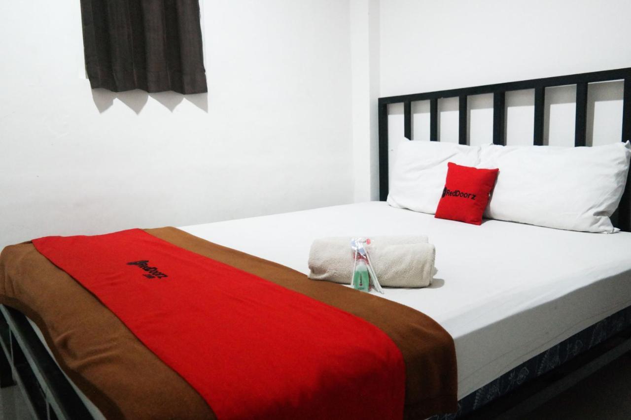 Reddoorz At Jalan Somba Opu Losari 马卡萨 外观 照片