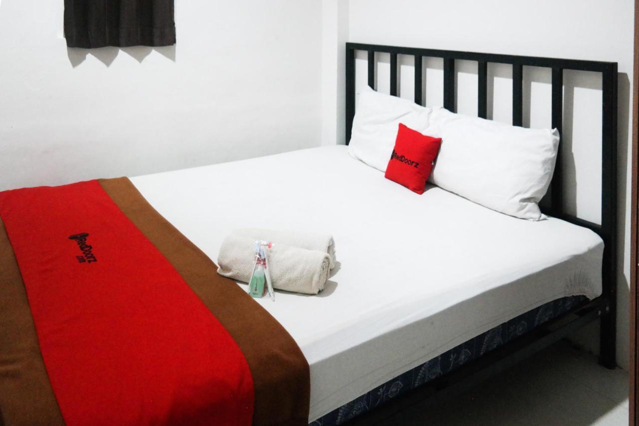 Reddoorz At Jalan Somba Opu Losari 马卡萨 外观 照片